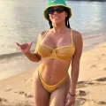 Jane photo 31, asian, curvy, black hair, 161 cm, 68 kg, Large bust, Hong Kong