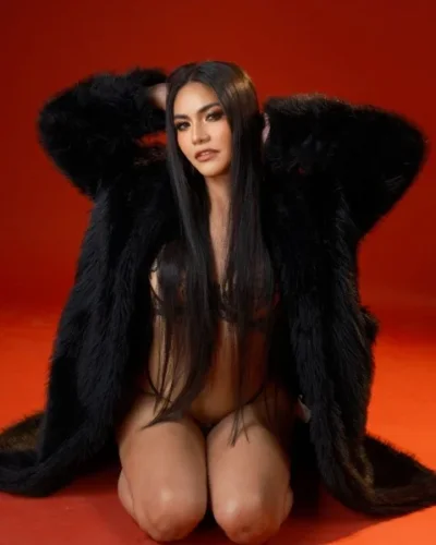 Katharzyna photo 19, asian, average, black hair, 164 cm, 58 kg, Medium bust, Hong Kong