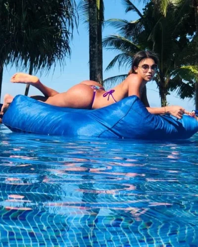 Dominique photo 9, latino, curvy, black hair, 178 cm, 83 kg, Large bust, Hong Kong
