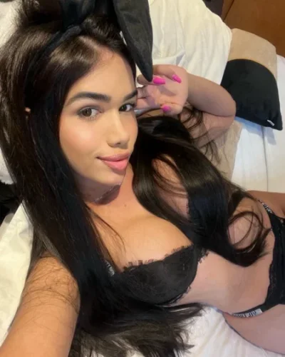 Laurinha photo 4, latino, athletic, black hair, 170 cm, 68 kg, Large bust, Hong Kong