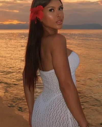 Petra photo 3, european, petite, black hair, 155 cm, 56 kg, Medium bust, Hong Kong