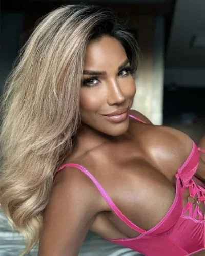 Michelle photo 5, asian, average, blonde hair, 161 cm, 52 kg, Large bust, Hong Kong