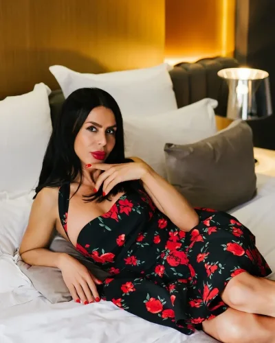 Mila photo 11, slavic, average, black hair, 165 cm, 56 kg, Medium bust, Hong Kong