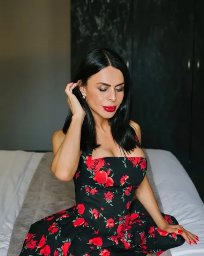 Mila photo 6, slavic, average, black hair, 165 cm, 56 kg, Medium bust, Hong Kong