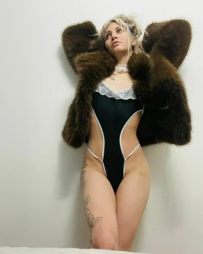 Vaneza photo 1, latino, slim, blonde hair, 178 cm, 60 kg, Small bust, Hong Kong