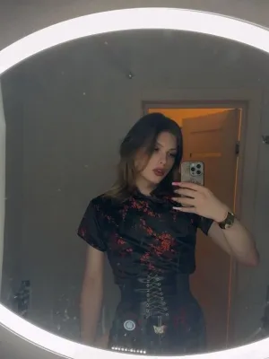 Regina photo 1, slavic, average, auburn hair, 180 cm, 63 kg, Small bust, Hong Kong