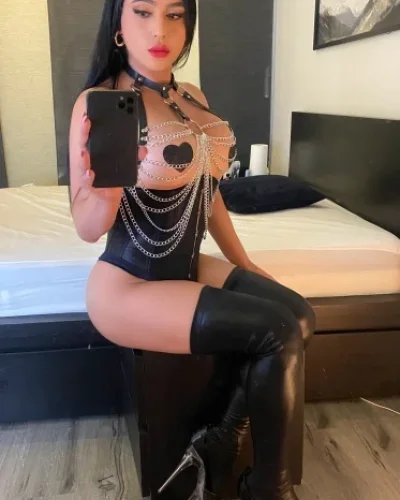 Amelia photo 12, latino, average, black hair, 174 cm, 61 kg, Large bust, Hong Kong