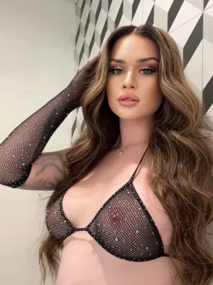 Hana photo 1, european, curvy, brunette, 167 cm, 72 kg, Large bust, Hong Kong