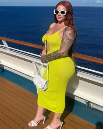 Hana photo 19, european, curvy, brunette, 167 cm, 72 kg, Large bust, Hong Kong
