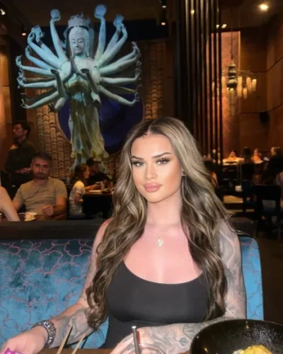 Hana photo 23, european, curvy, brunette, 167 cm, 72 kg, Large bust, Hong Kong