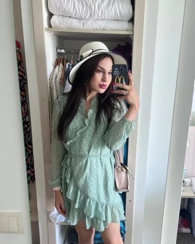 Aina photo 11, asian, average, brunette, 178 cm, 65 kg, Small bust, Hong Kong