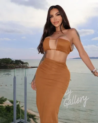 Yanin photo 13, latino, curvy, brunette, 167 cm, 70 kg, Large bust, Hong Kong