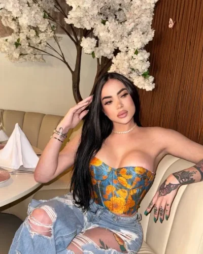 Brenda photo 9, latino, curvy, black hair, 167 cm, 77 kg, Medium bust, Hong Kong