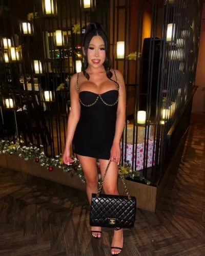Chrissy photo 19, asian, athletic, black hair, 161 cm, 63 kg, Large bust, Hong Kong
