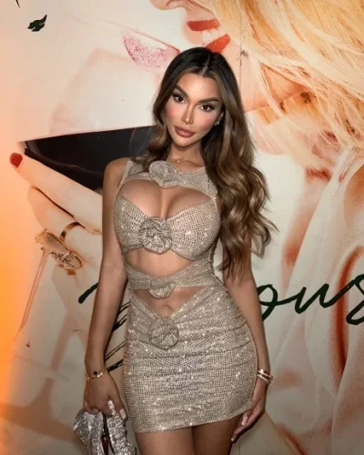Valentina photo 1, latino, average, blonde hair, 170 cm, 58 kg, Large bust, Hong Kong