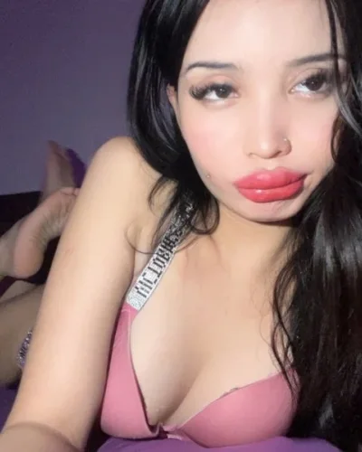 Angelina photo 23, asian, average, black hair, 163 cm, 55 kg, Medium bust, Hong Kong