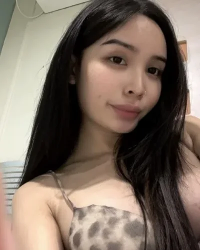 Angelina photo 25, asian, average, black hair, 163 cm, 55 kg, Medium bust, Hong Kong