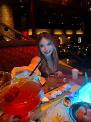 Haylee photo 1, asian, petite, brunette, 158 cm, 52 kg, Small bust, Hong Kong