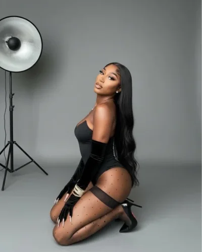 Tammy photo 7, ebony / black, curvy, black hair, 170 cm, 74 kg, Medium bust, Hong Kong