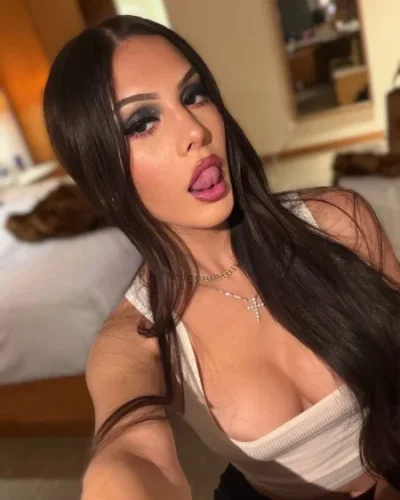 Keke photo 74, latino, average, black hair, 167 cm, 58 kg, Large bust, Hong Kong