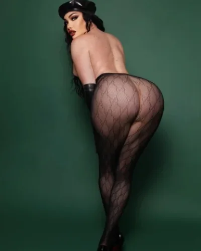 Corina photo 5, latino, average, black hair, 174 cm, 63 kg, Large bust, Hong Kong
