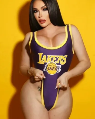 Corina photo 7, latino, average, black hair, 174 cm, 63 kg, Large bust, Hong Kong