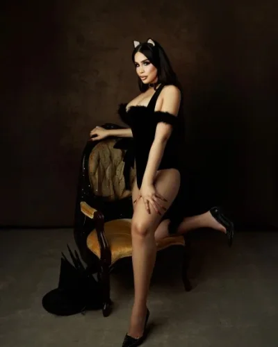 Emiliana photo 58, european, athletic, black hair, 170 cm, 68 kg, Large bust, Hong Kong