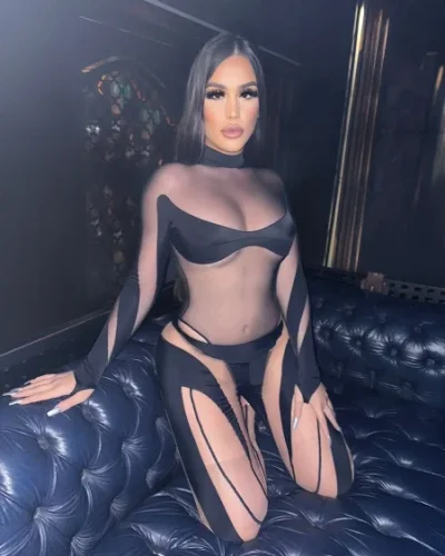 Emiliana photo 64, european, athletic, black hair, 170 cm, 68 kg, Large bust, Hong Kong