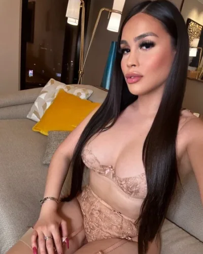 Emiliana photo 76, european, athletic, black hair, 170 cm, 68 kg, Large bust, Hong Kong