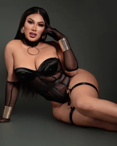 Gisela photo 13, latino, curvy, black hair, 170 cm, 79 kg, Large bust, Hong Kong