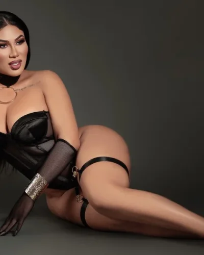 Gisela photo 17, latino, curvy, black hair, 170 cm, 79 kg, Large bust, Hong Kong