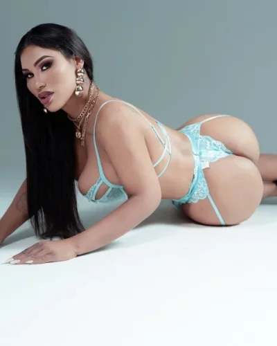 Gisela photo 5, latino, curvy, black hair, 170 cm, 79 kg, Large bust, Hong Kong