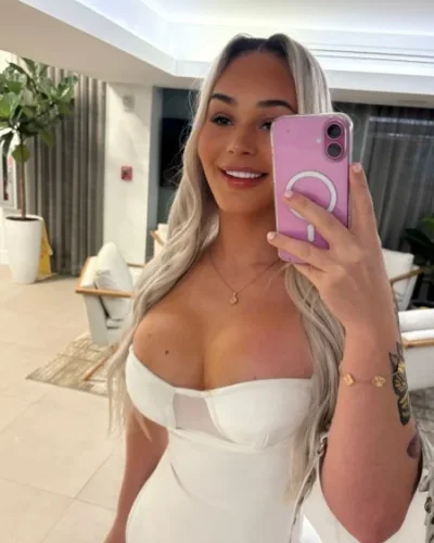 Kelsey photo 46, european, curvy, blonde hair, 170 cm, 77 kg, Large bust, Hong Kong