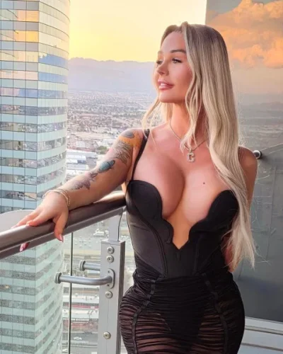 Kelsey photo 50, european, curvy, blonde hair, 170 cm, 77 kg, Large bust, Hong Kong