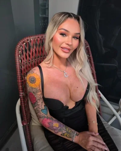 Kelsey photo 65, european, curvy, blonde hair, 170 cm, 77 kg, Large bust, Hong Kong