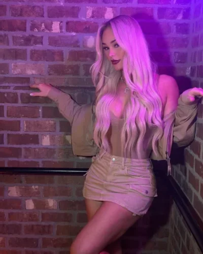 Kelsey photo 81, european, curvy, blonde hair, 170 cm, 77 kg, Large bust, Hong Kong