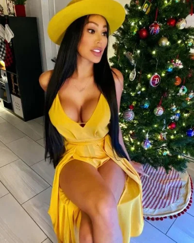 Berenice photo 10, latino, average, black hair, 174 cm, 63 kg, Large bust, Hong Kong