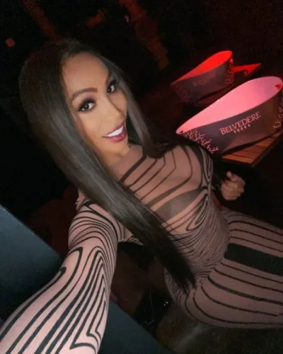 Berenice photo 2, latino, average, black hair, 174 cm, 63 kg, Large bust, Hong Kong