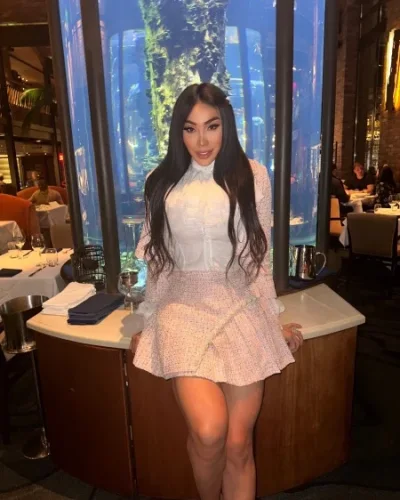 Berenice photo 30, latino, average, black hair, 174 cm, 63 kg, Large bust, Hong Kong