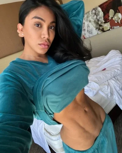 Berenice photo 34, latino, average, black hair, 174 cm, 63 kg, Large bust, Hong Kong