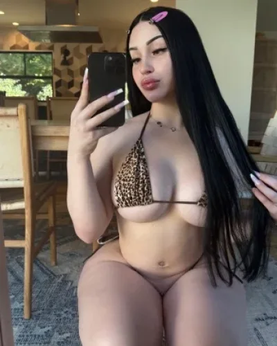 Desiree photo 83, european, curvy, black hair, 158 cm, 72 kg, Large bust, Hong Kong