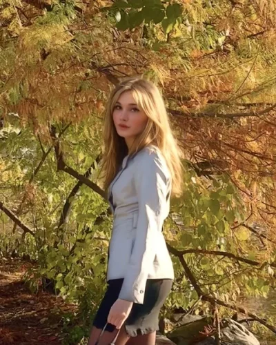 Ivette photo 4, european, average, blonde hair, 167 cm, 56 kg, Small bust, Hong Kong