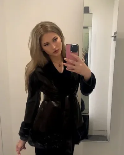 Ivette photo 6, european, average, blonde hair, 167 cm, 56 kg, Small bust, Hong Kong