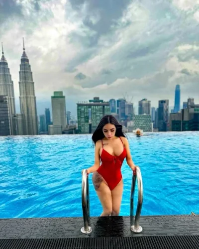 Amara photo 5, asian, athletic, black hair, 164 cm, 61 kg, Medium bust, Hong Kong