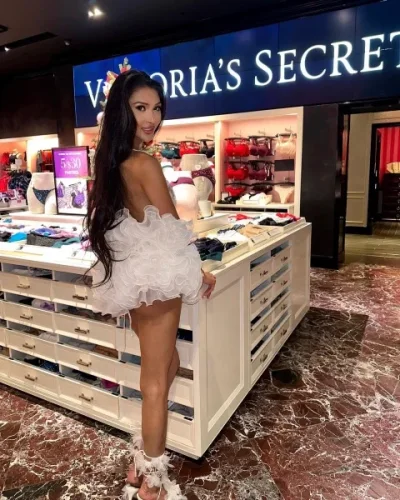 Sienna photo 20, asian, average, black hair, 174 cm, 65 kg, Small bust, Hong Kong