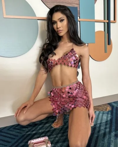 Sienna photo 42, asian, average, black hair, 174 cm, 65 kg, Small bust, Hong Kong