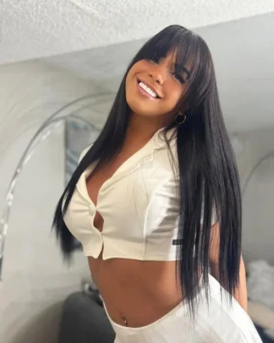 Sharlot photo 20, latino, average, black hair, 174 cm, 61 kg, Medium bust, Hong Kong