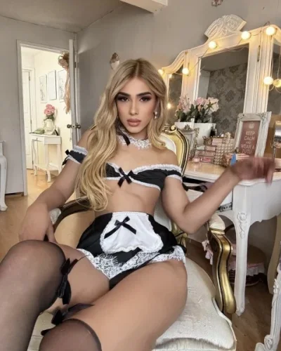 Virginia photo 9, latino, average, blonde hair, 161 cm, 54 kg, Small bust, Hong Kong