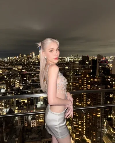 Ava photo 21, asian, slim, blonde hair, 174 cm, 54 kg, Small bust, Hong Kong