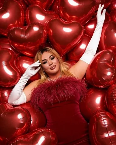 Maria photo 16, latino, athletic, blonde hair, 175 cm, 69 kg, Large bust, Hong Kong